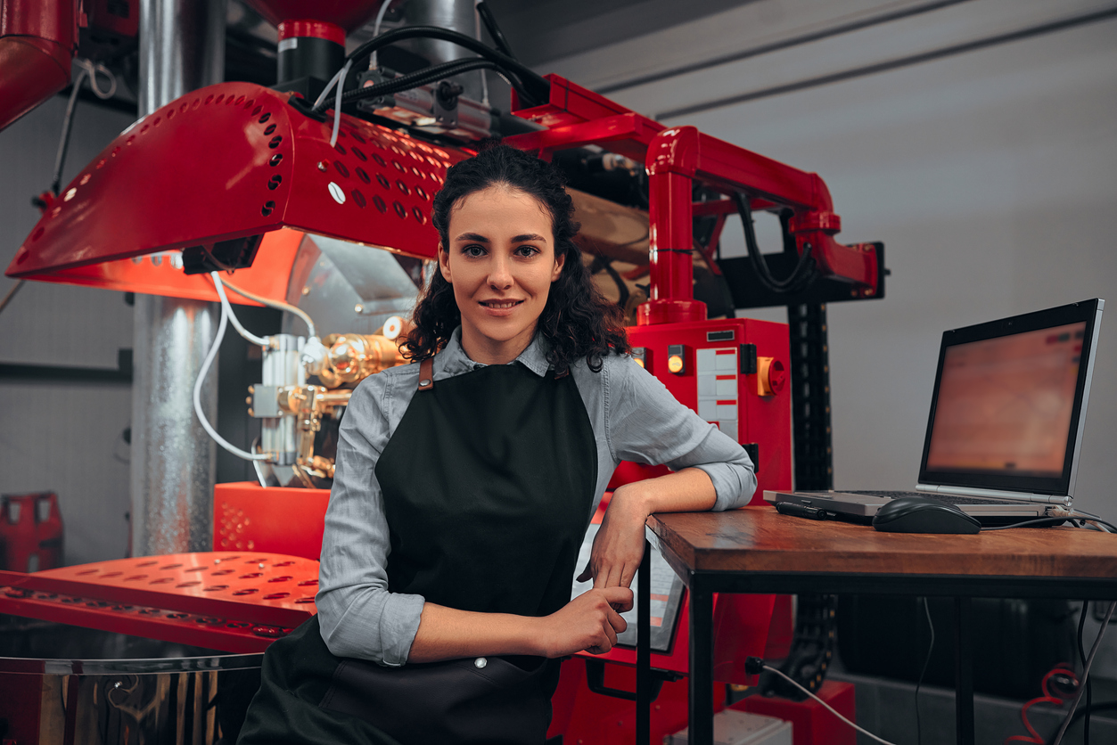 https://bridgebusinessbrokers.ca/product_images/uploaded_images/beyond-the-caf-why-coffee-roasting-business-is-a-smarter-investment-than-a-coffee-shop-1.jpg